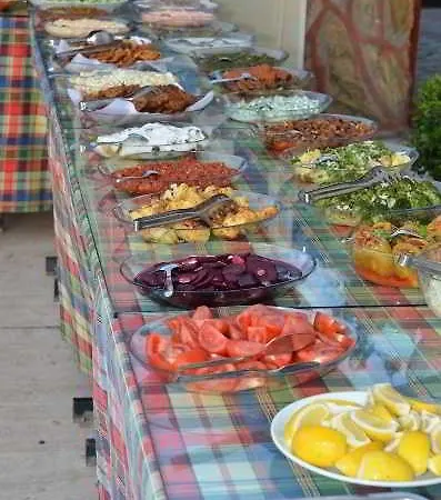 Ξενοδοχείο Dost 3*